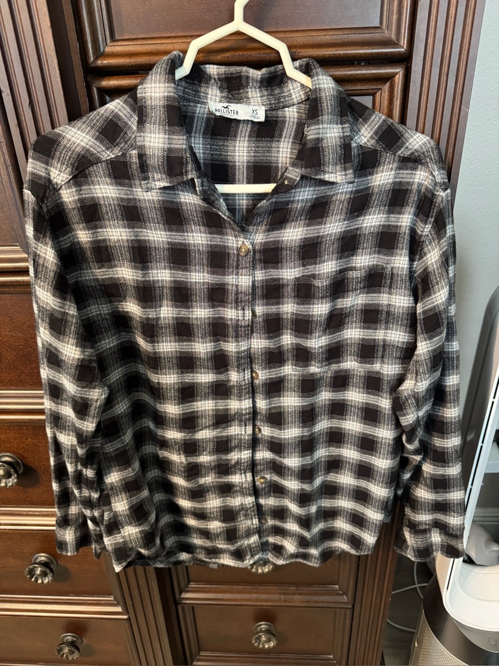 Black & White Plaid women’s Button-Up Shirt